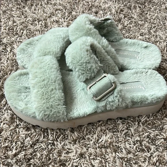 Koolaburra | Shoes | Koolaburra Ugg Faux Fur Slide Slippers  display picture 2